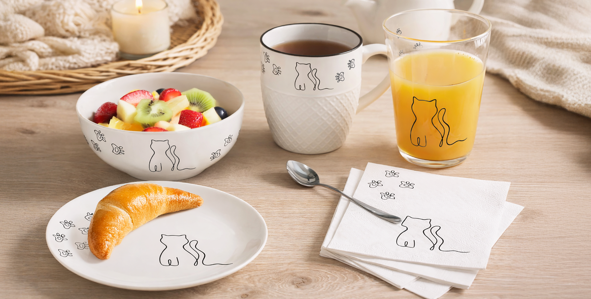 JAK MICKA A PEJSEK HEZKY STOLOVALI