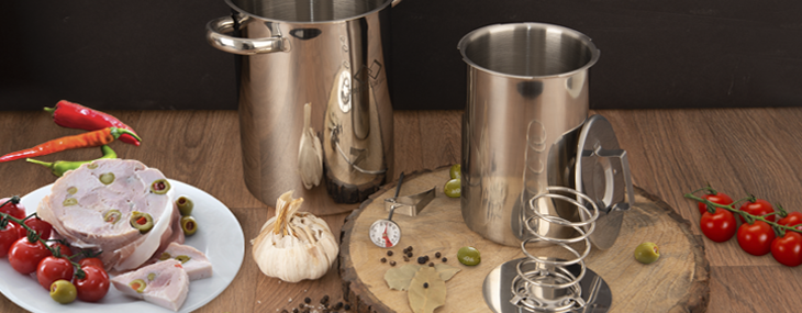 DOMÁCÍ KUŘECÍ ŠUNKA S OLIVAMI