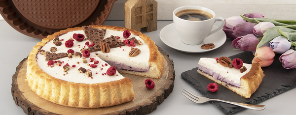 JEDNODUCHÝ CITRONOVÝ KOLÁČ S PEKANOVÝMI OŘECHY A MALINAMI