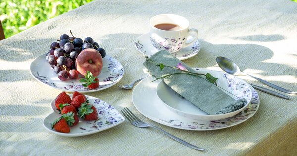 NĚŽNÁ PORCELÁNOVÁ KOLEKCE LOUKA