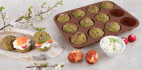 ŠPENÁTOVÉ HOUSTIČKY S VAJÍČKOVOU POMAZÁNKOU A LOSOSEM