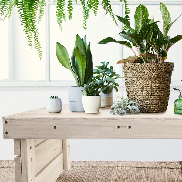 Dřevěný stolek 70x60x32 cm