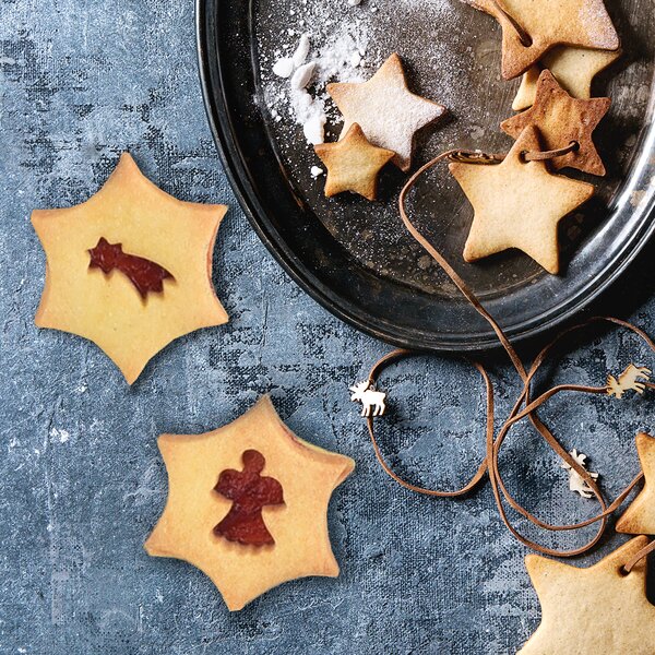 Vykrajovačka hvězda oblá s kometou