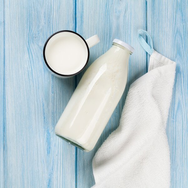 Láhev s víčkem 1 l