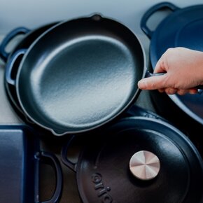 Pánev LITINA SMALT pr. 24 cm