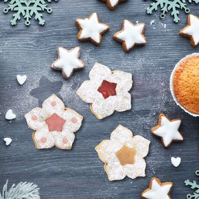 Vykrajovačka lilie sada 2 ks