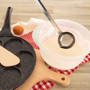 Naběračka s výlevkou 26 cm, pr. 6 cm