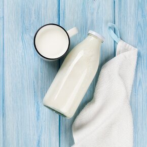 Láhev s víčkem 1 l