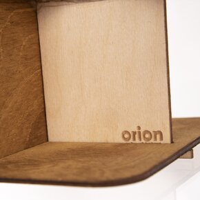 Stojan na pivní láhve