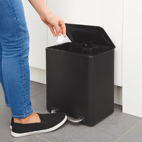 Odpadkový koš BLACK 20 l