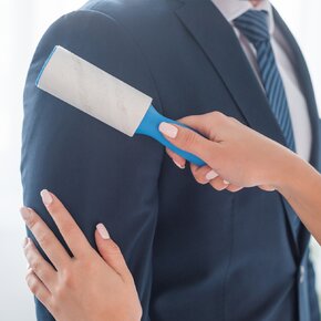 Kartáč na textil lepící